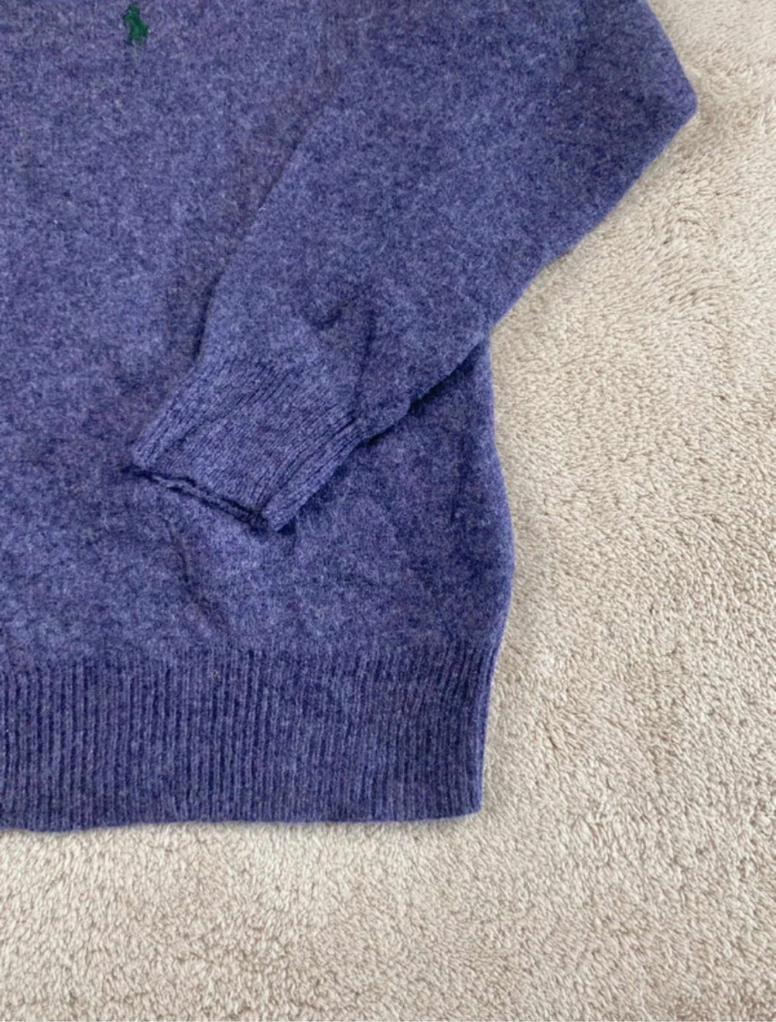 Polo Ralph Lauren de malha 100% lã de cordeiro gola V roxa tamanho P – photo 8